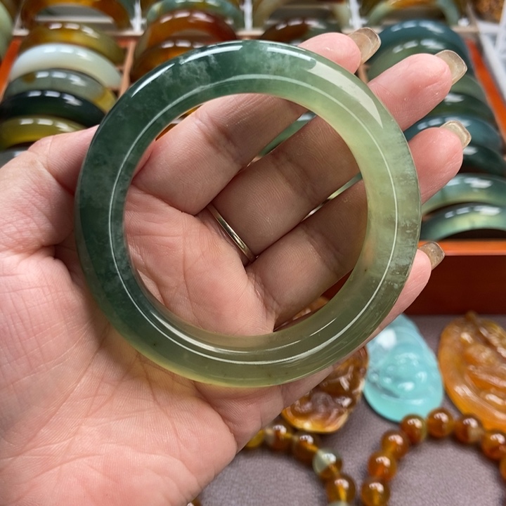 可***儿未镶嵌蛇纹石玉手镯手串戒指