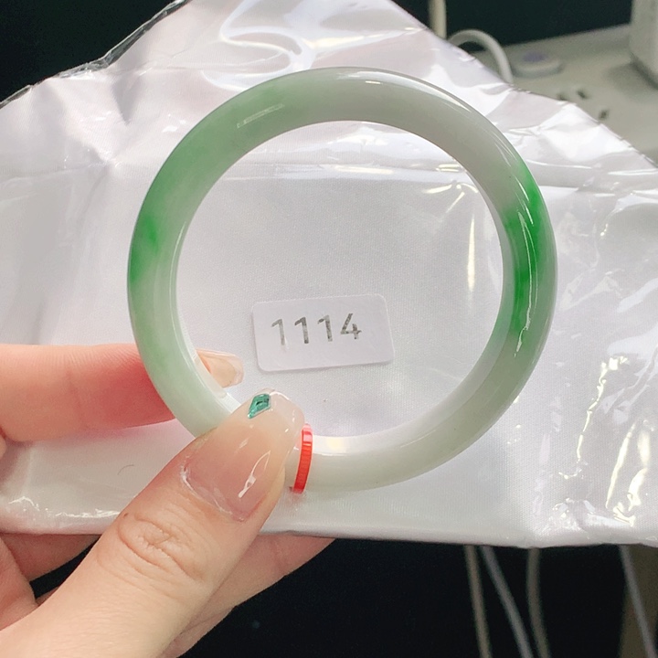 翡翠手镯未镶嵌爱****o天然翡翠手镯01