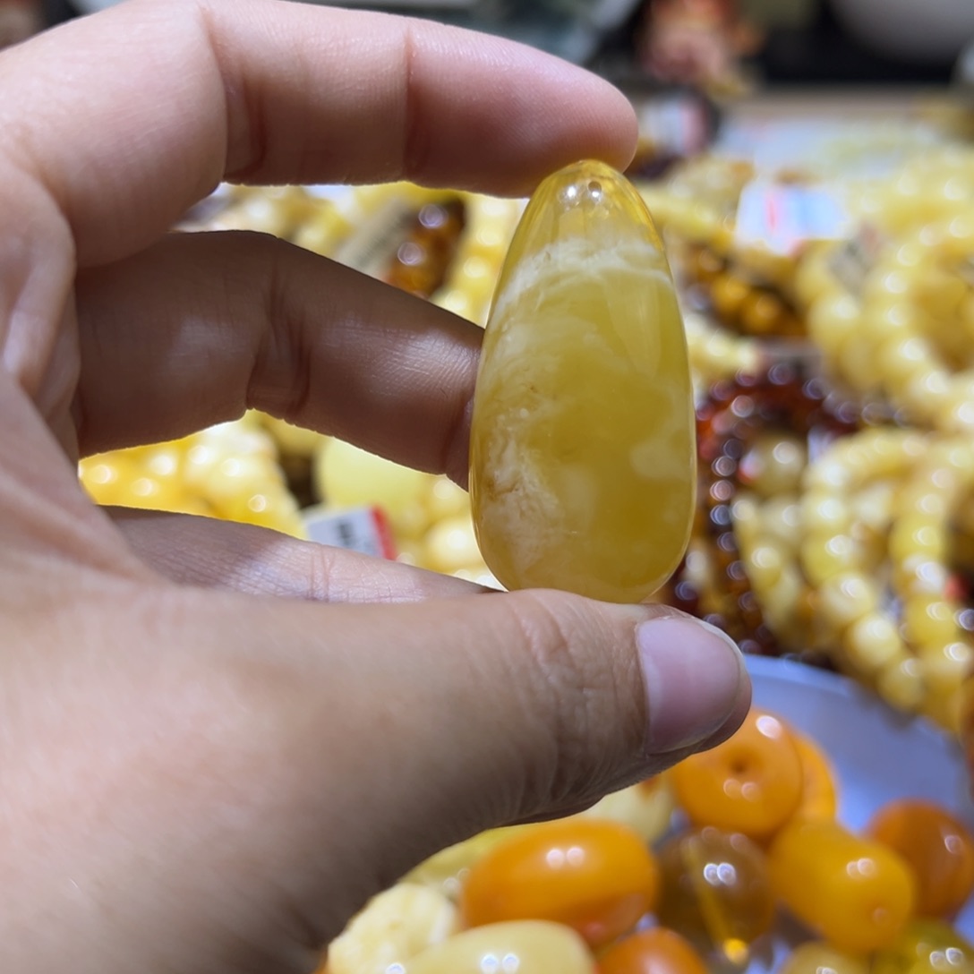 琥珀珠宝奇石未镶嵌