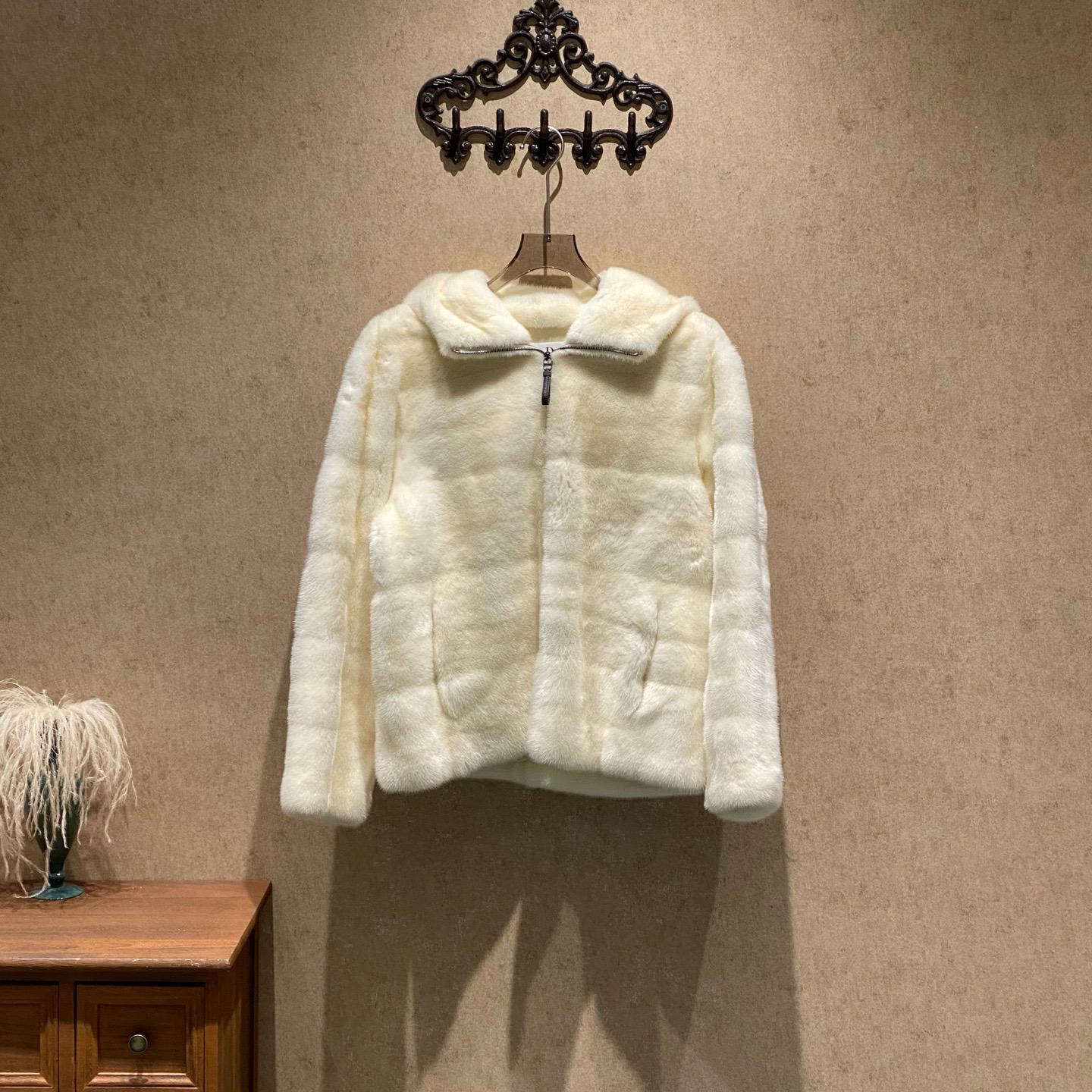 99新 DIOR/迪奥 超高公价乳白色水貂毛连帽外套/黄金38码/41537