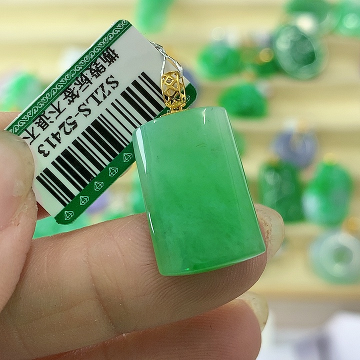 翡翠颈饰18K金镶嵌挂件