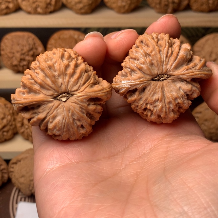 文玩核桃吊坠G***y南疆