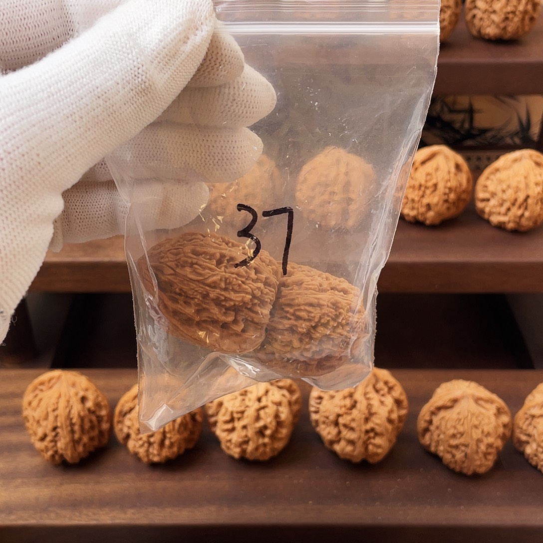 鲸***憙吊坠文玩核桃南疆石全品