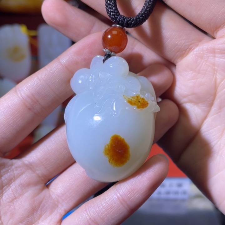 和田玉挂件未镶嵌㜣*。