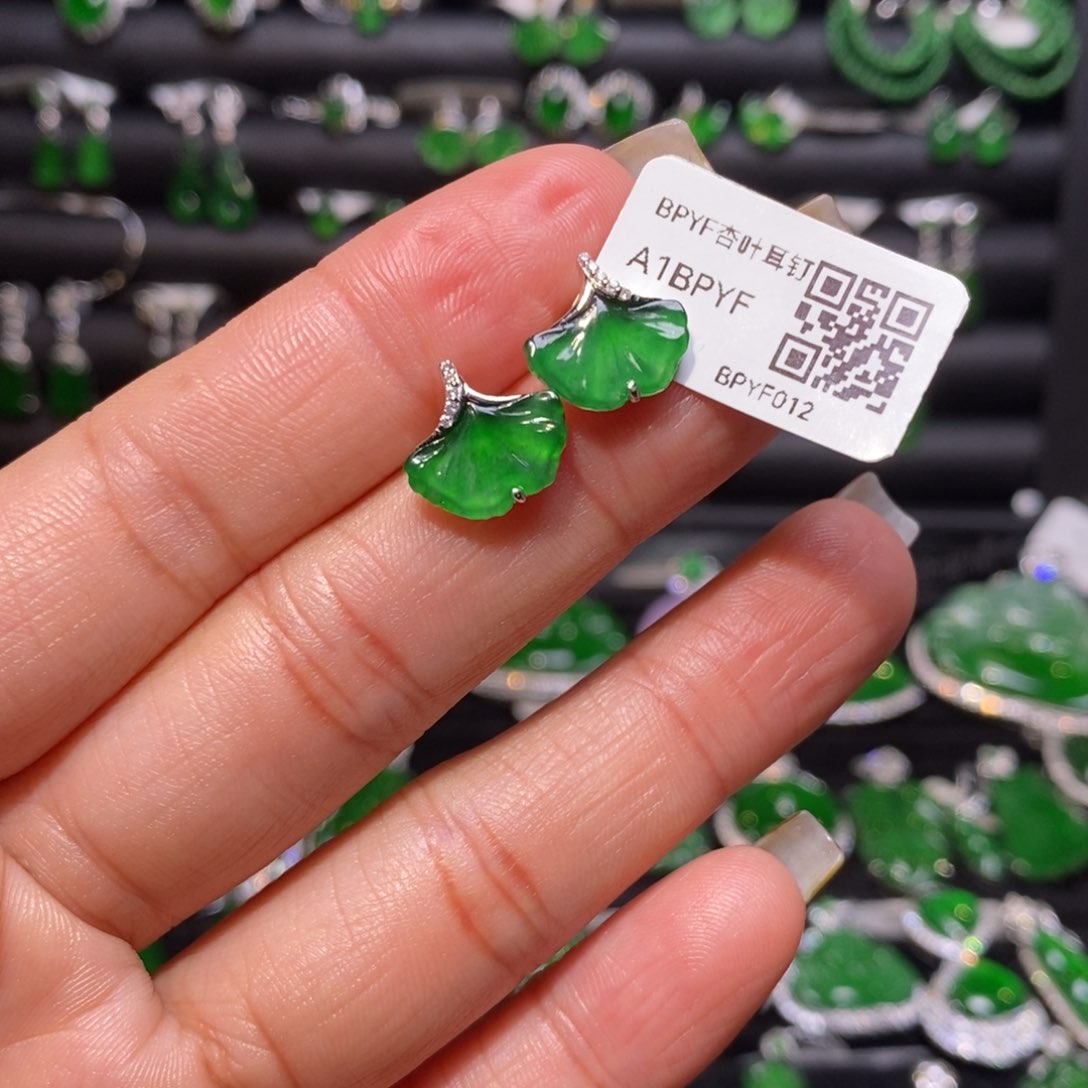 翡翠耳饰银S925镶嵌杏叶耳钉