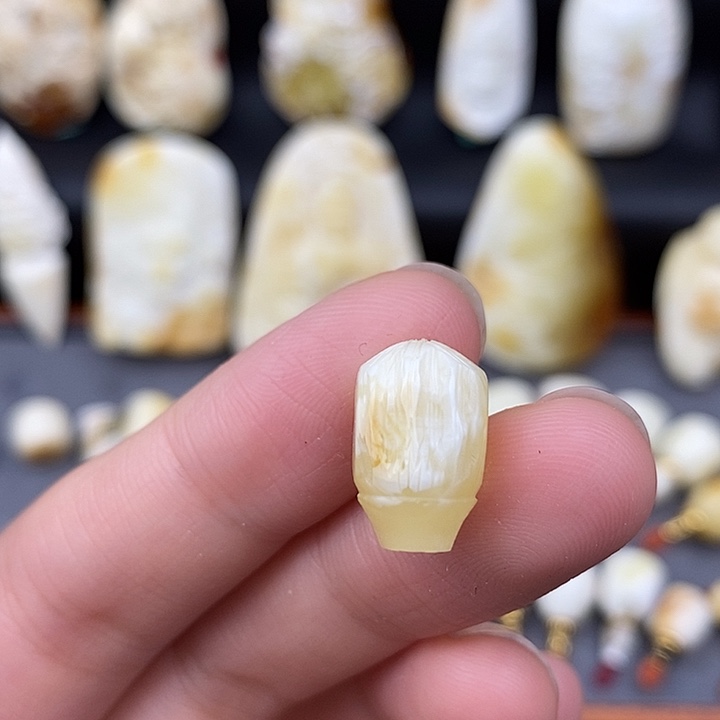 未镶嵌琥珀裸石9三通