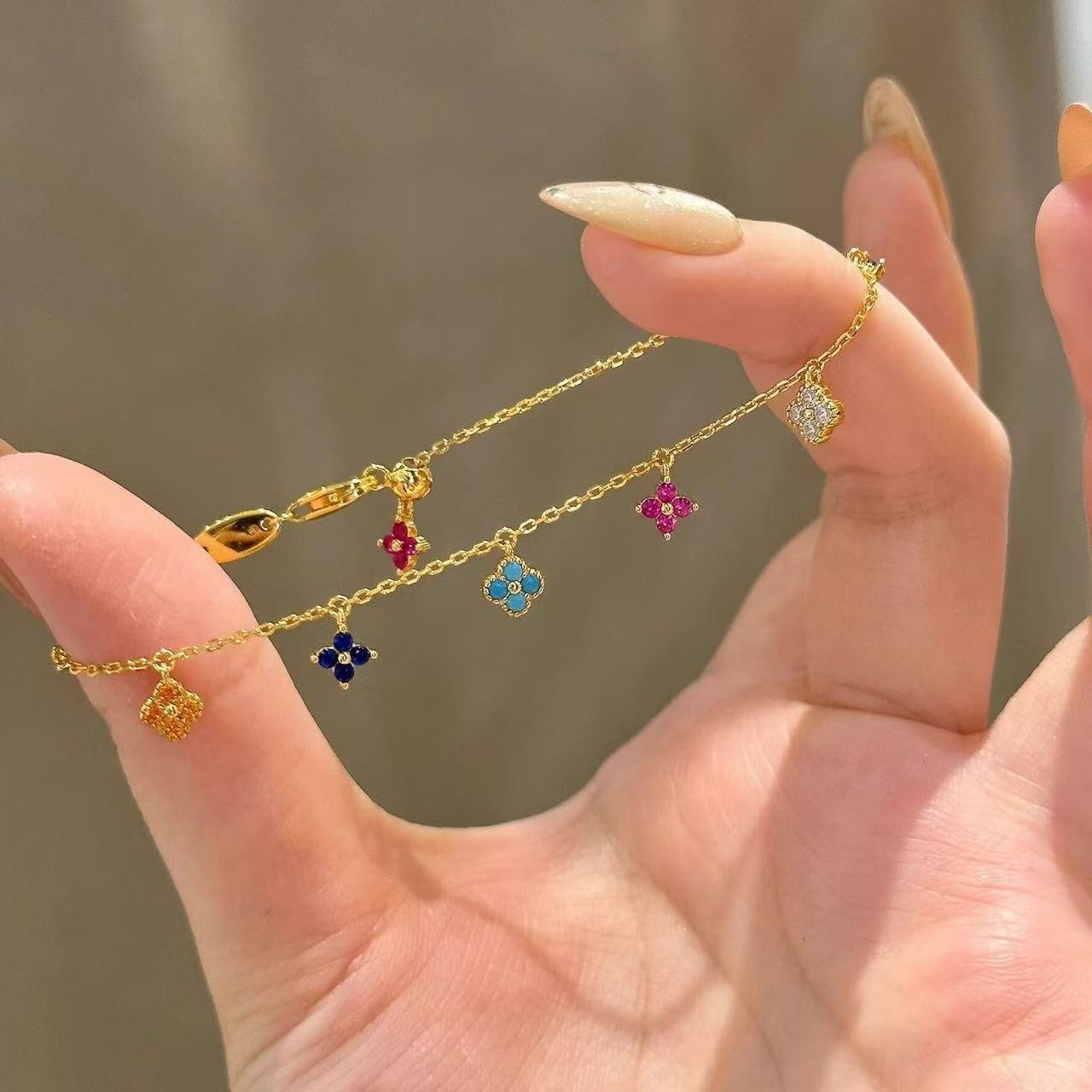 铜合金手链 多巴胺彩色四叶草手链轻奢小众精致百搭项链