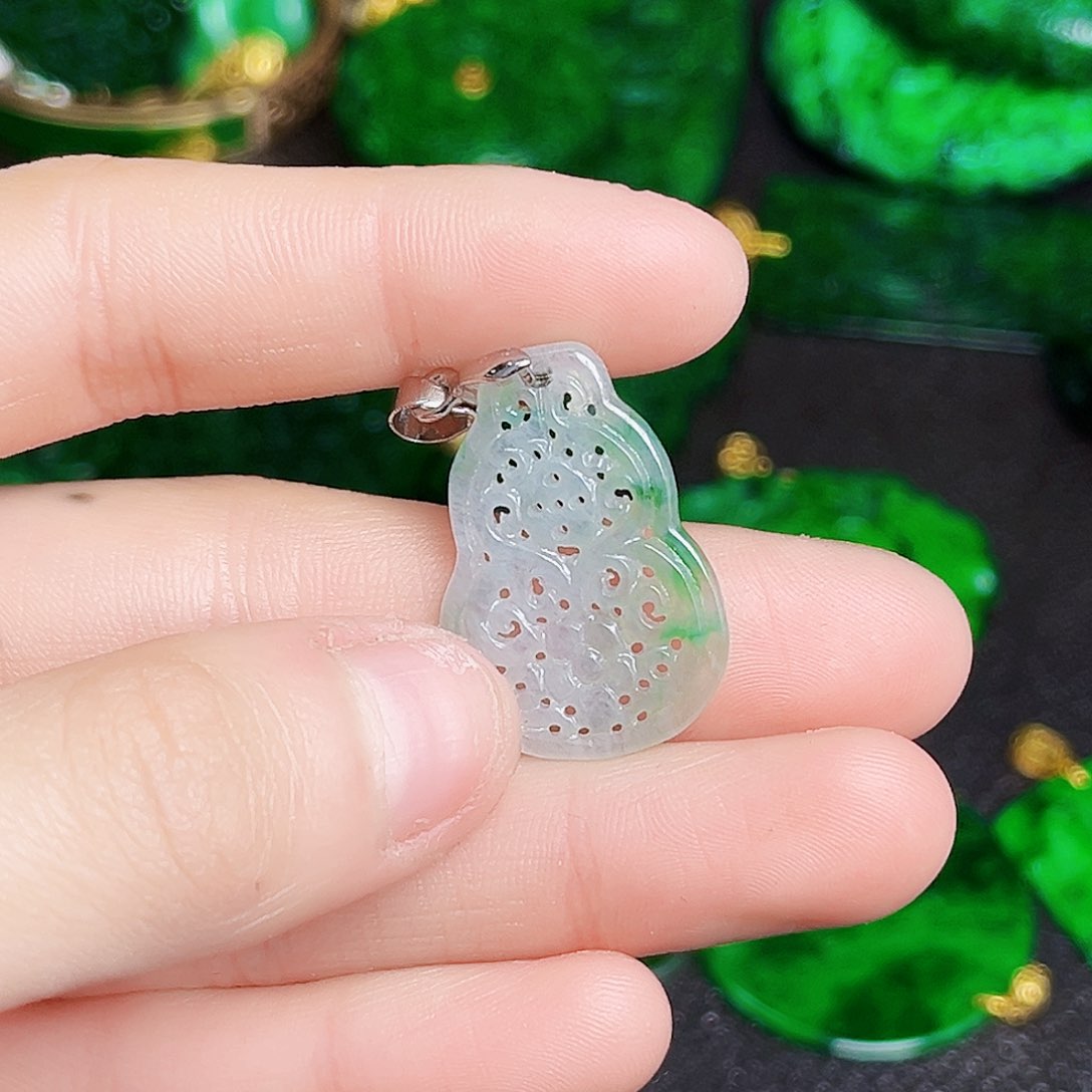 颈饰未镶嵌翡翠多样性