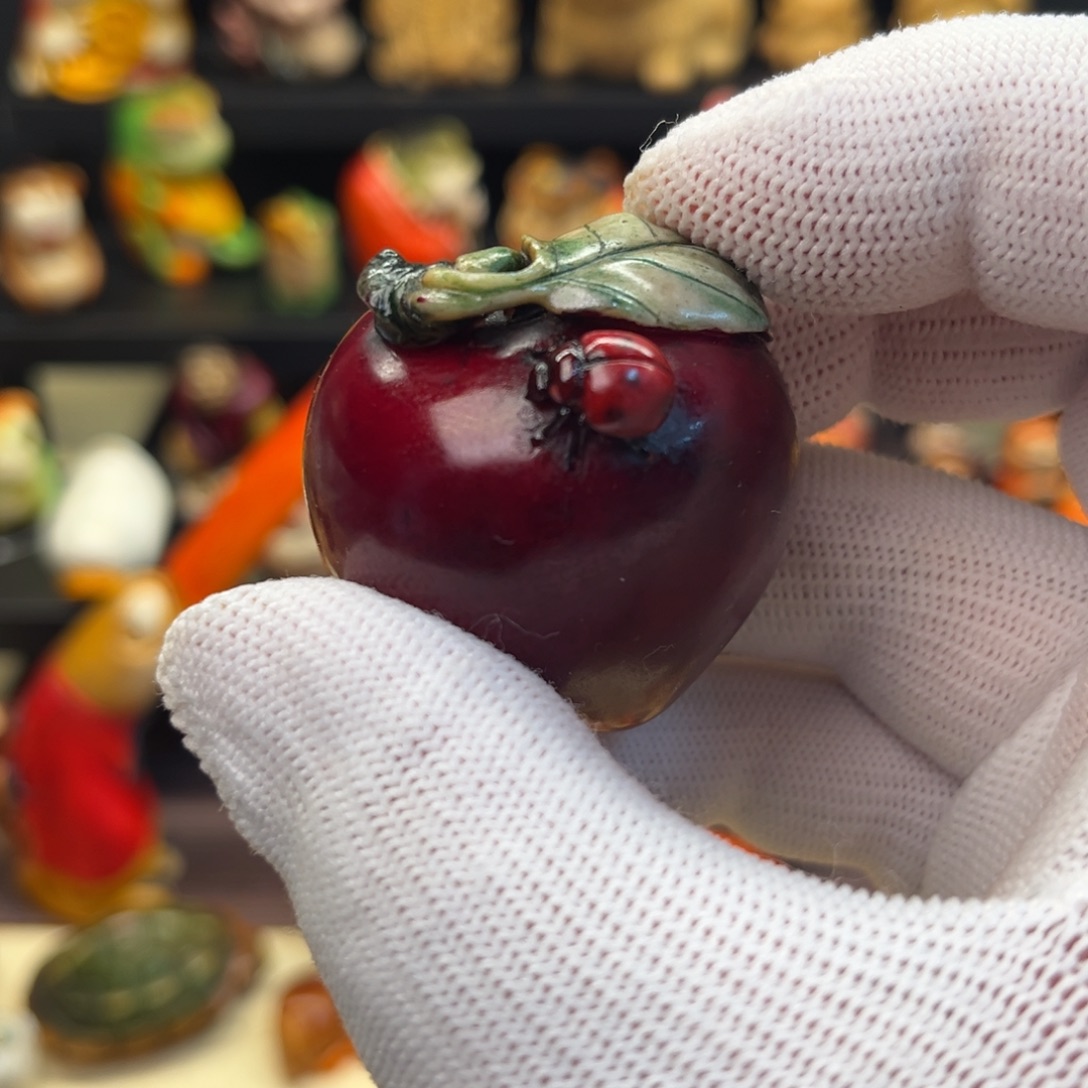 顺***子李全雕刻大苹果手把件