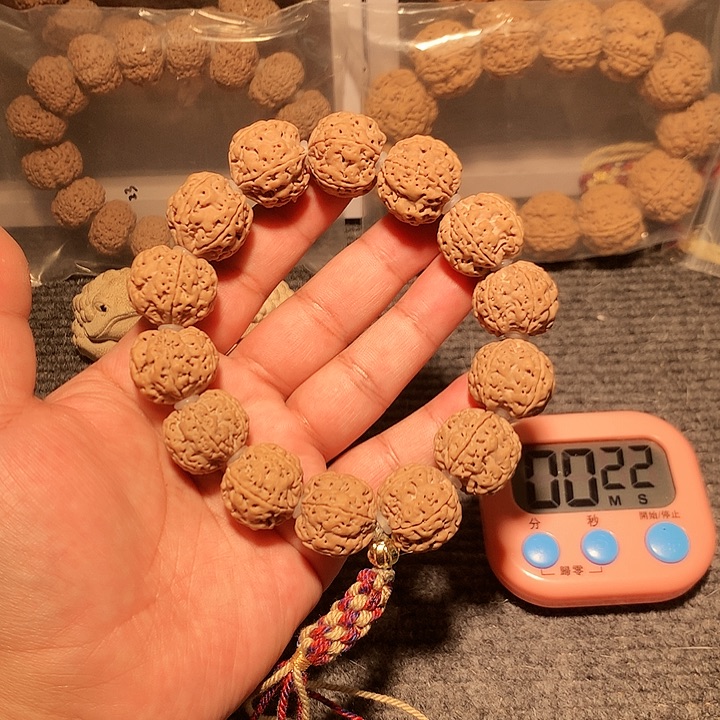 金刚菩提吊坠k****n9。