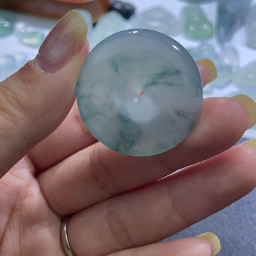 定制翡翠未镶嵌扣