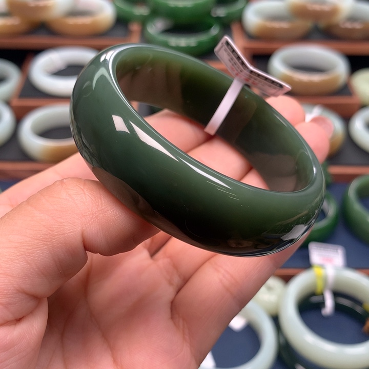 和田玉（碧玉）手镯未镶嵌