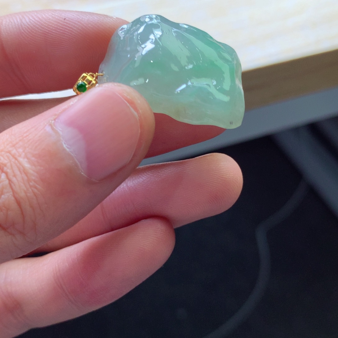 翡翠颈饰18K金镶嵌吊坠