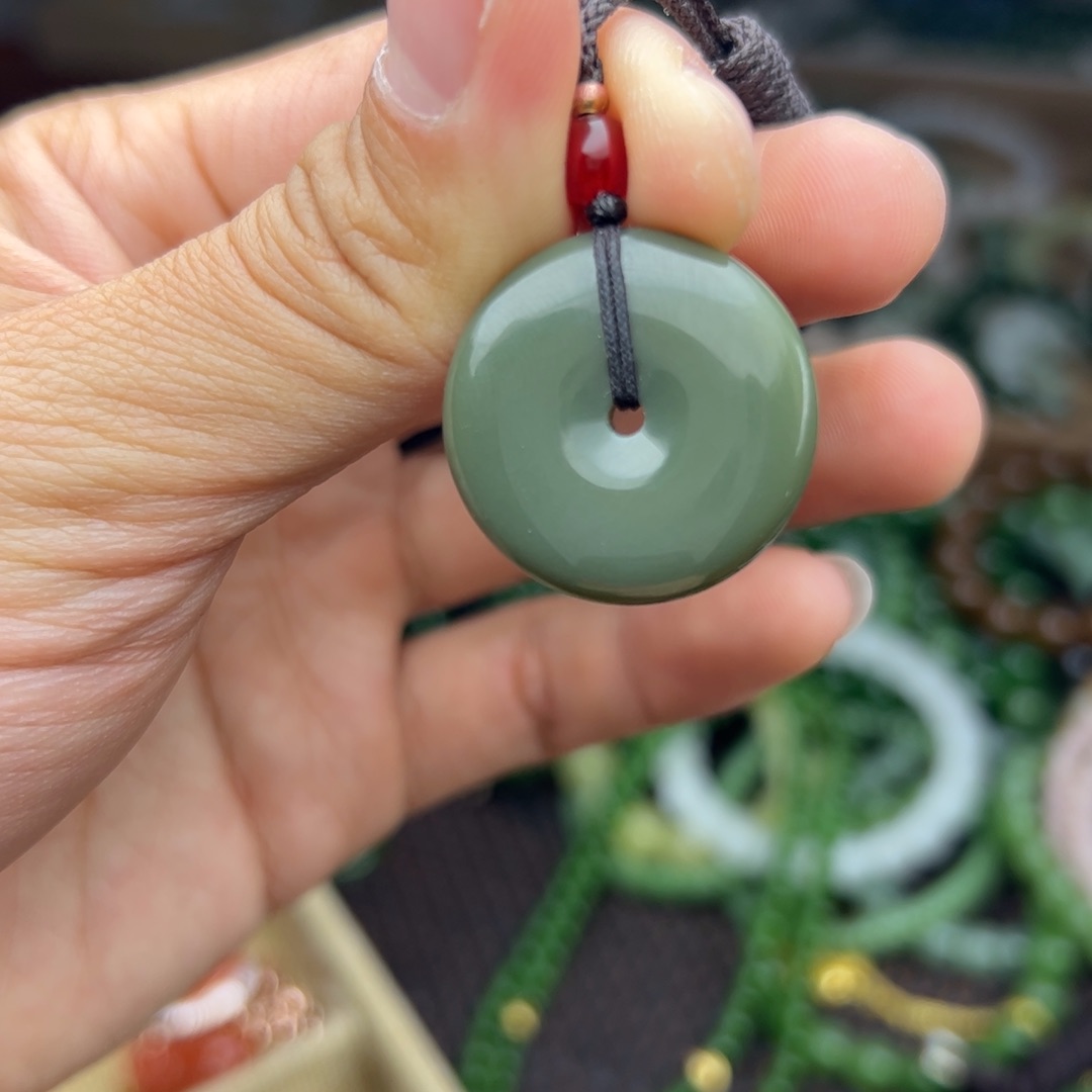 和田玉挂件未镶嵌