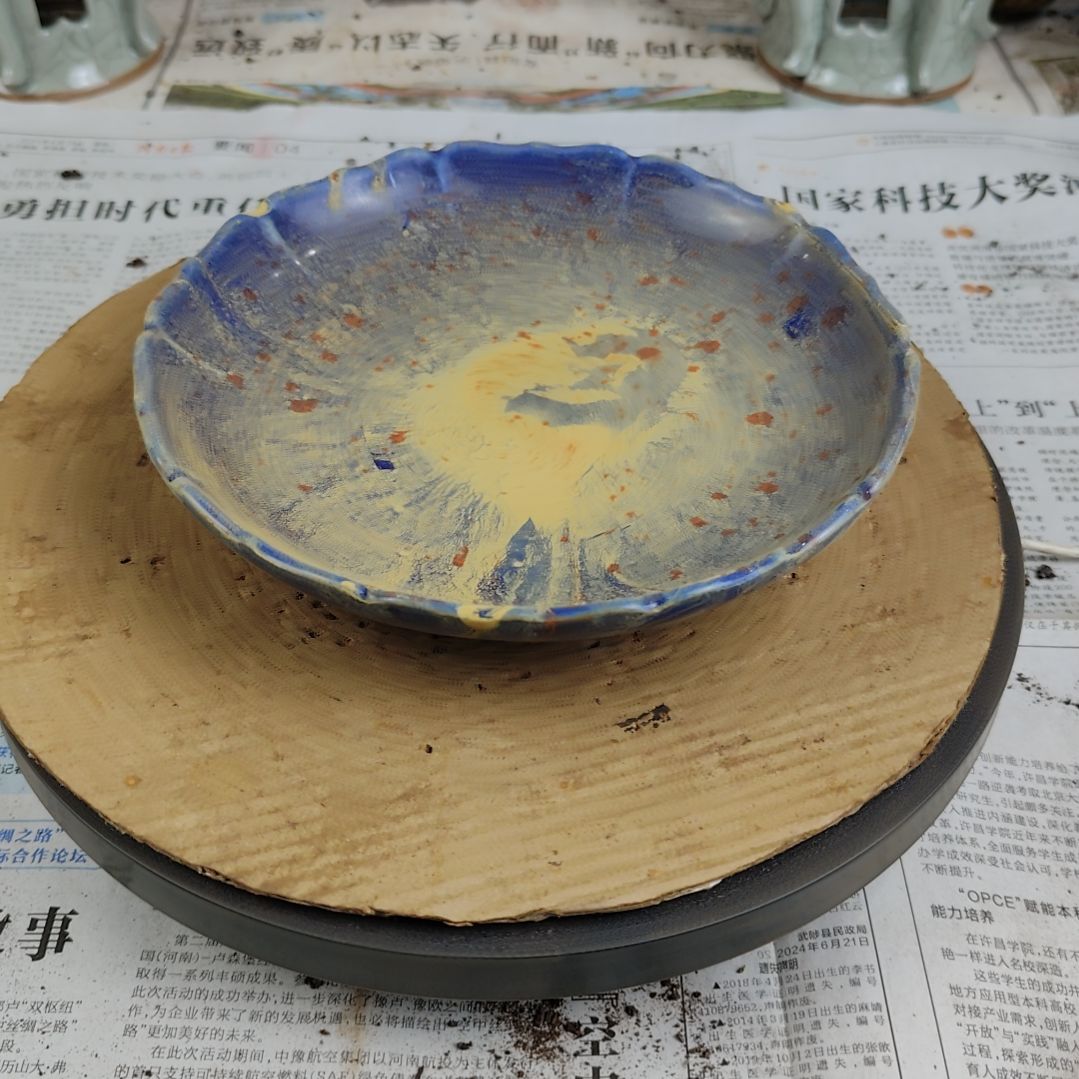 瓷片三足盘瓷瓷瓷瓷瓷瓷瓷瓷