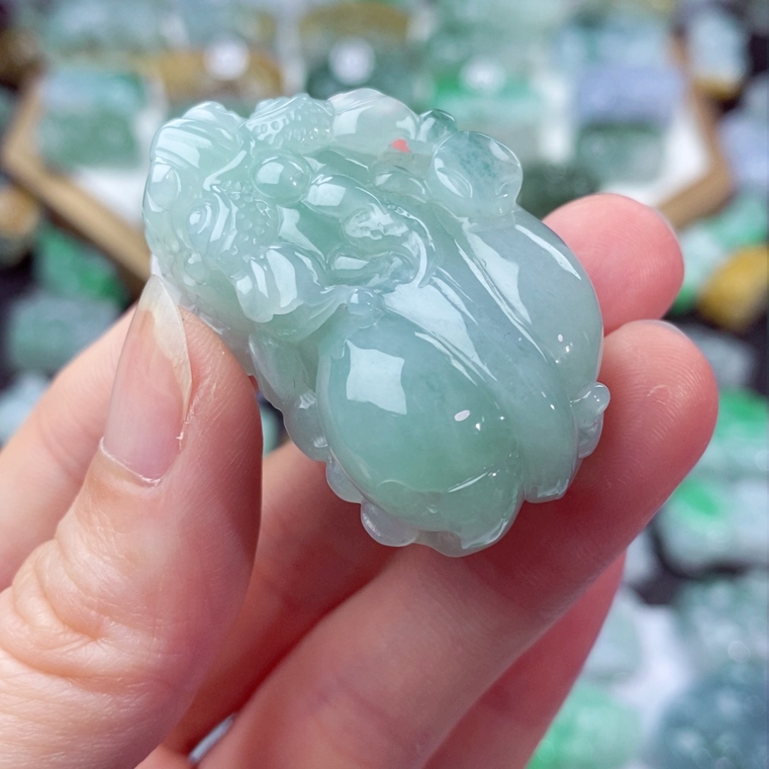 翡翠颈饰未镶嵌天然