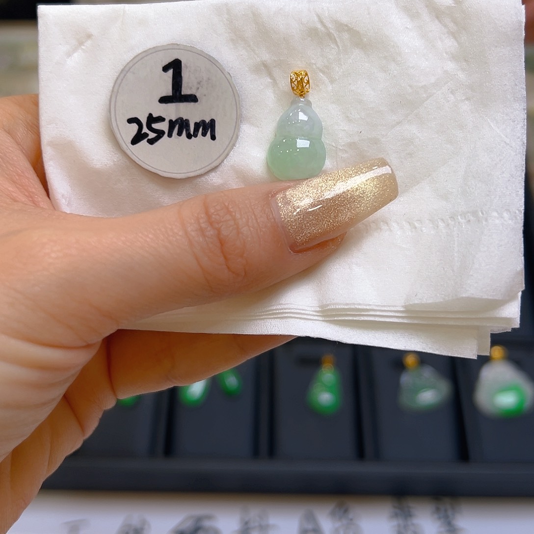 翡翠颈饰18K金镶嵌翡翠