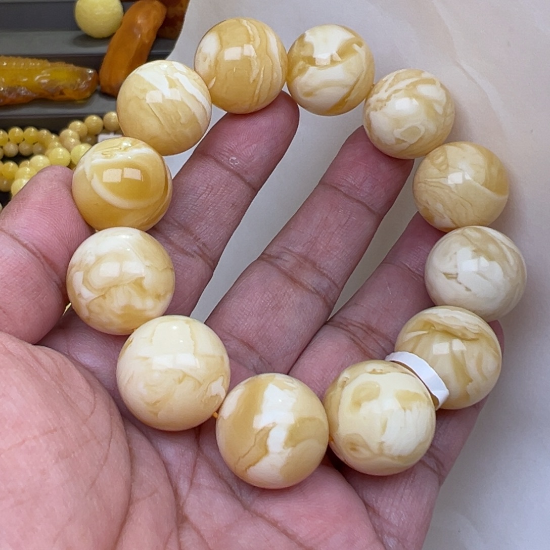 蜜蜡未镶嵌裸石20加56克