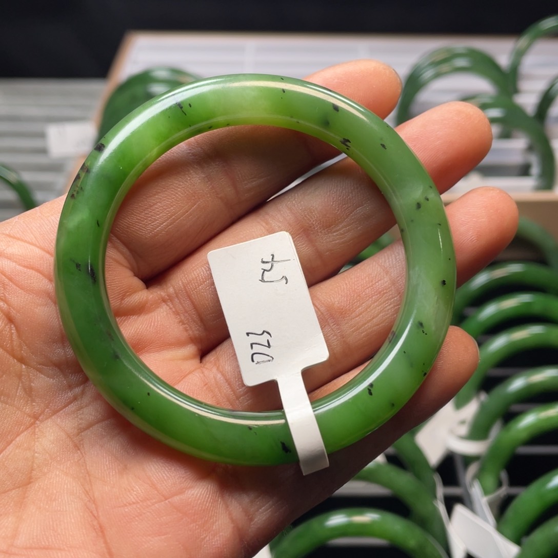 和田玉（碧玉）手镯未镶嵌