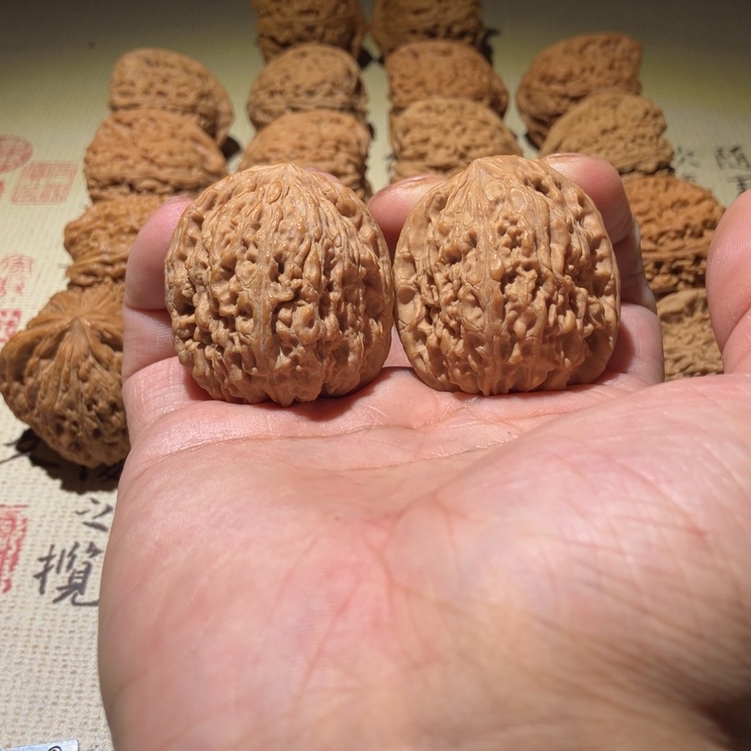 文玩核桃把件38尺全品高炮拉丝凹底涿鹿南疆石