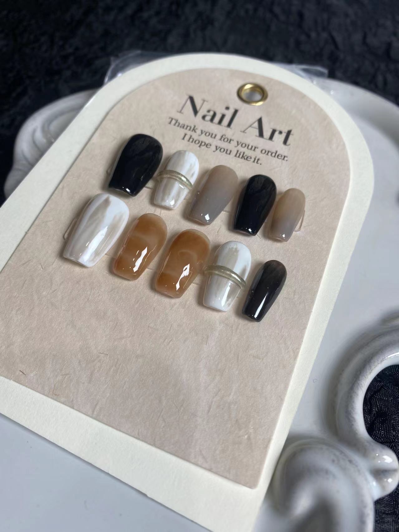 高级感显白焦糖琥珀棕猫眼短款手工穿戴甲日常百搭美甲贴片