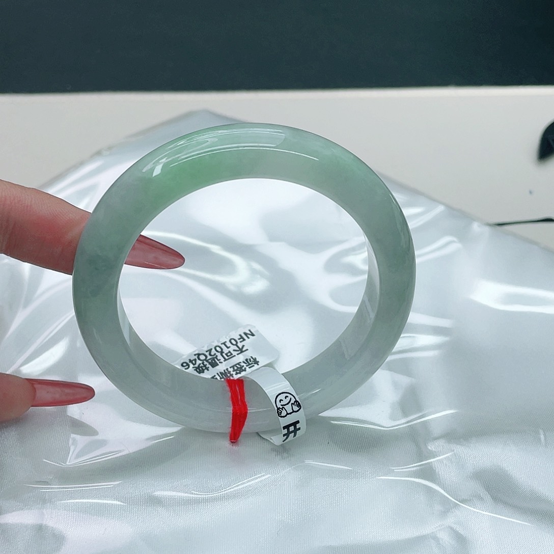 翡翠手镯未镶嵌正54.5