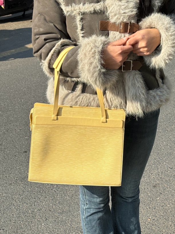 95新 LouisVuitton/路易威登 Lv黄色水波纹托特包