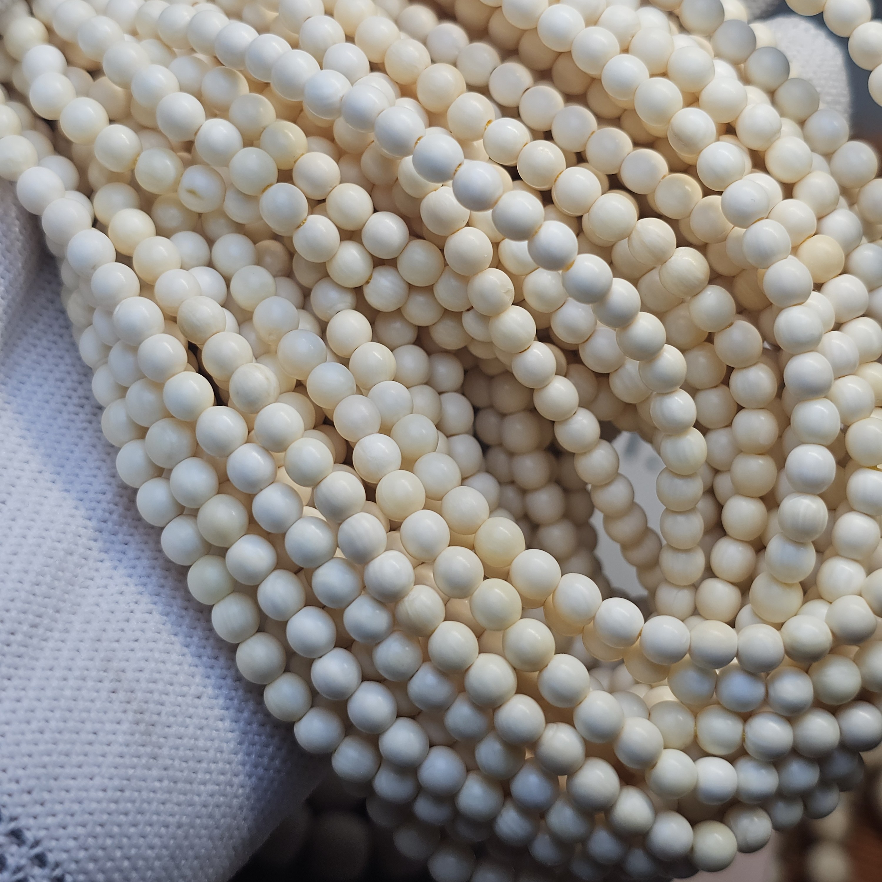 天然猛犸牙0.4圆珠160颗小米珠项链