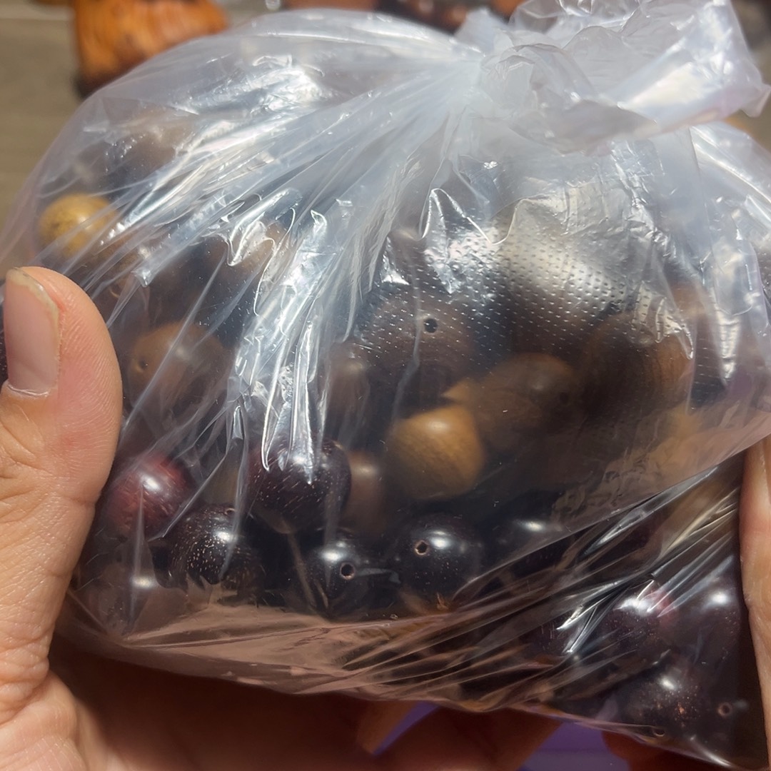 石***a柏木（崖柏）金丝楠三珠1.5半斤微瑕