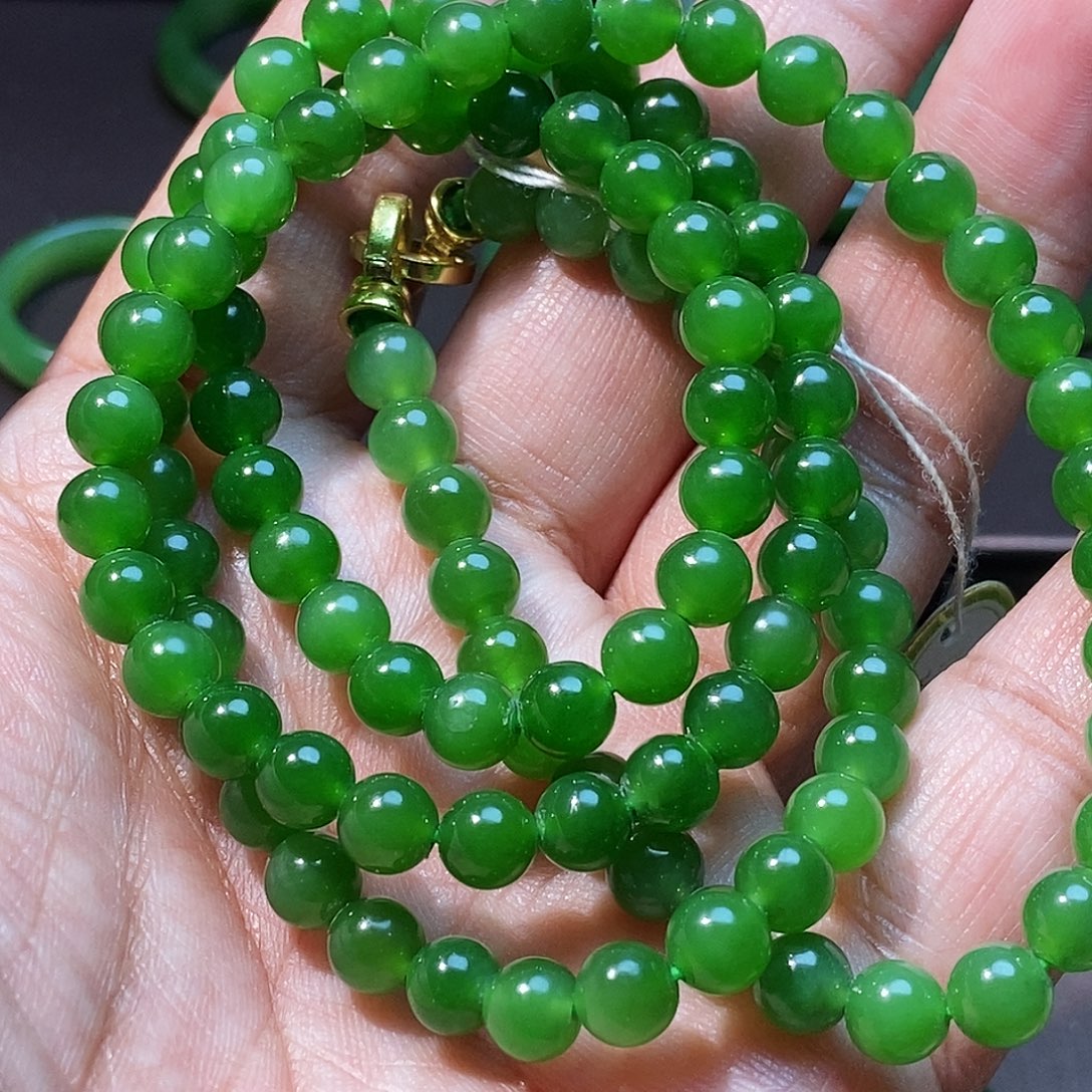 小***羽和田玉（碧玉）未镶嵌手链