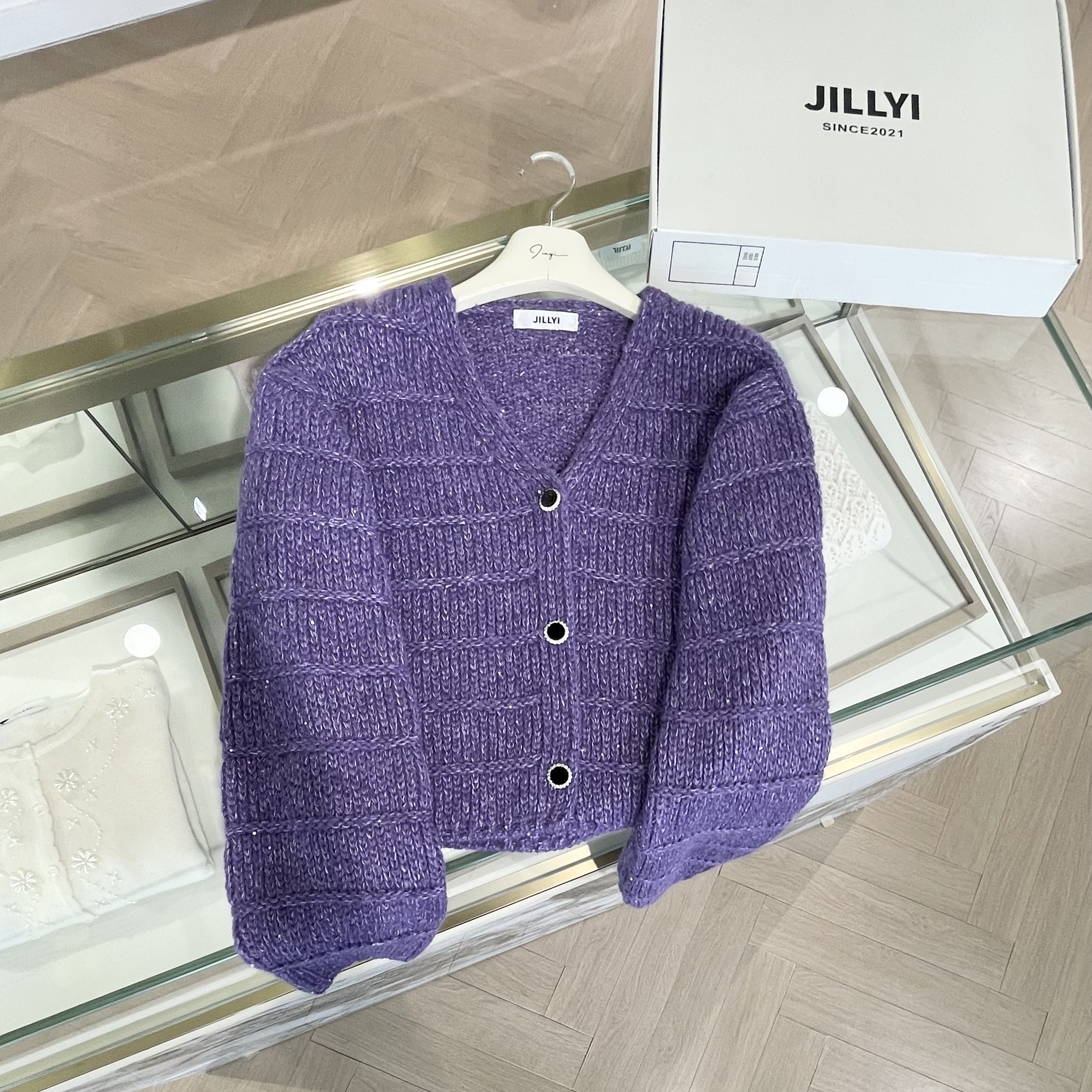 JILLYI南山店【紫苑小姐】紫罗兰色V领三粒扣时尚百搭针织开衫秋季