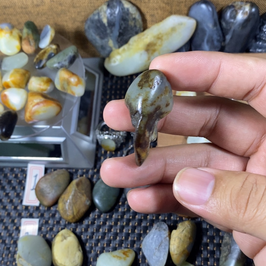 黄****和田玉（糖玉）未镶嵌挂件