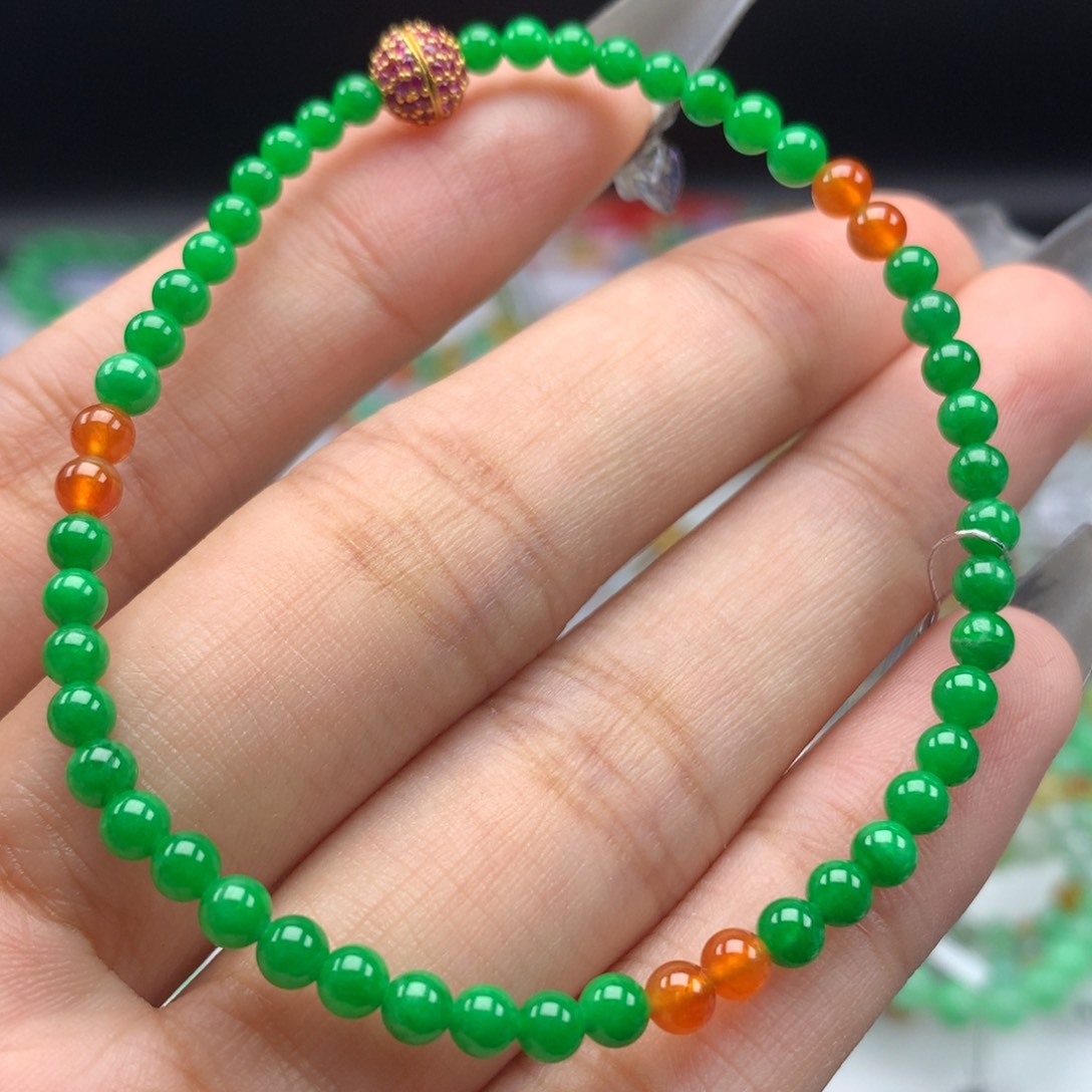 翡翠手链未镶嵌卡