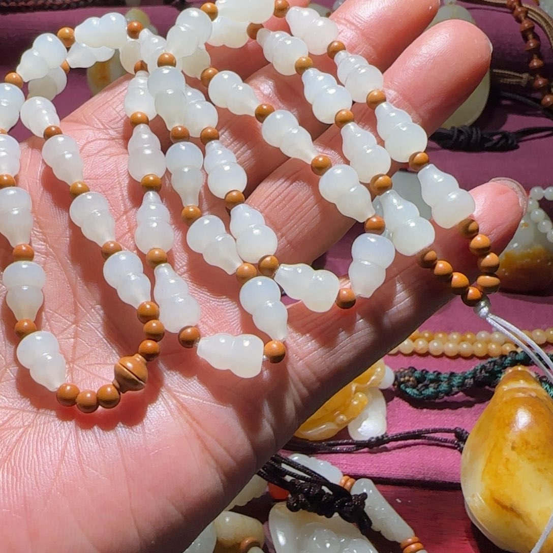 和田玉颈饰未镶嵌小*