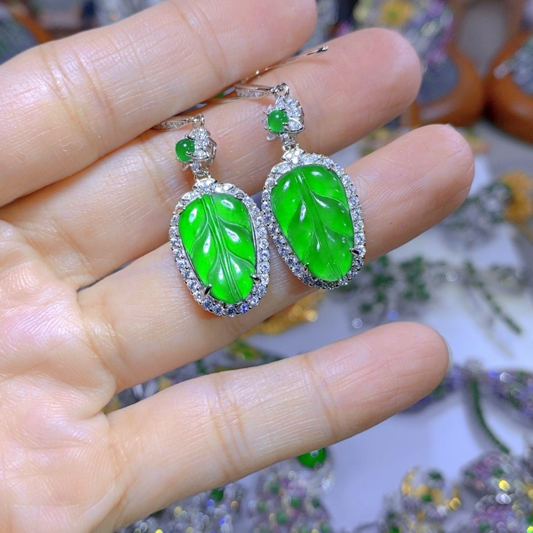 翡翠颈饰银S925镶嵌天然翡翠