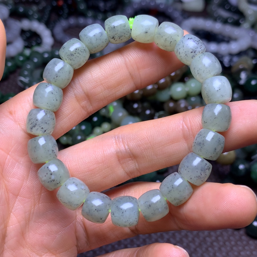 和田玉未镶嵌手串