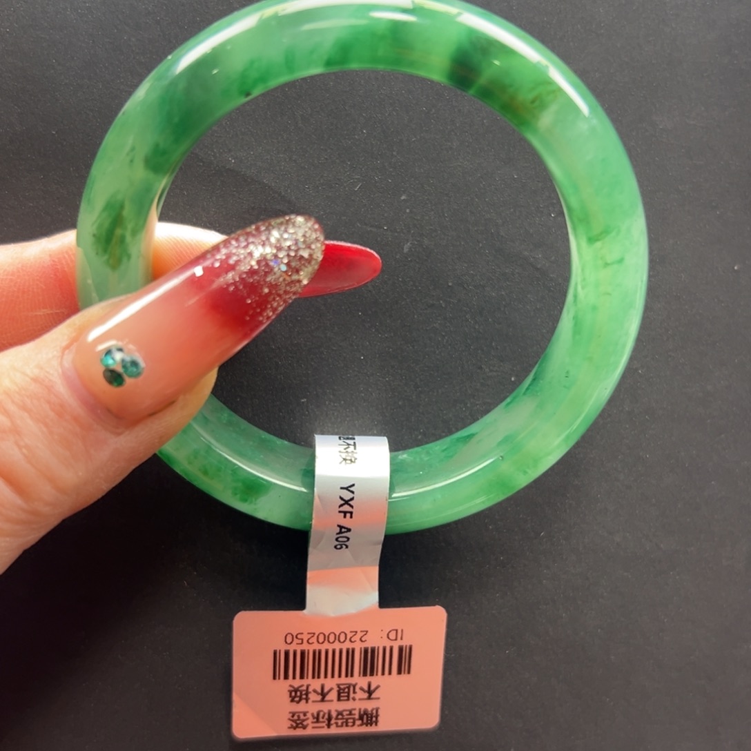 石英质玉未镶嵌手镯秀秀55