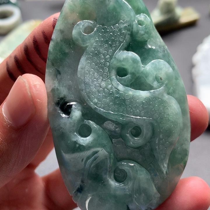 翡翠未镶嵌颈饰保真天然a货翡翠