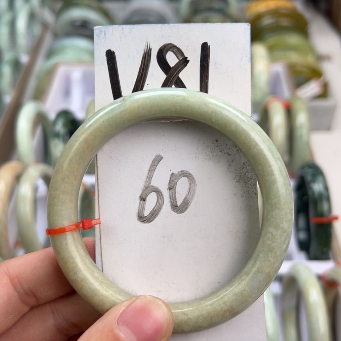 岫玉手镯未镶嵌天然岫玉