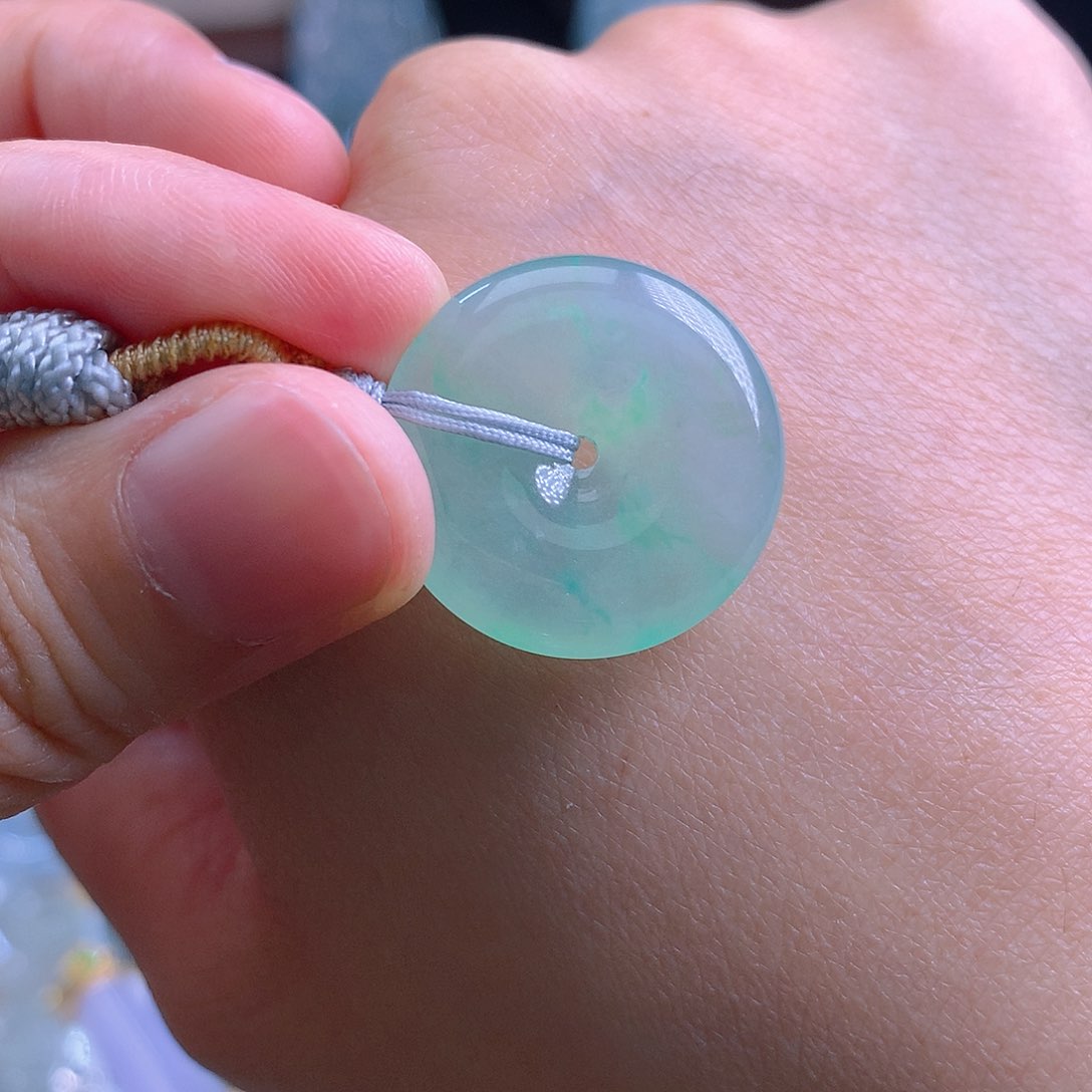 翡翠未镶嵌颈饰念*火翡翠