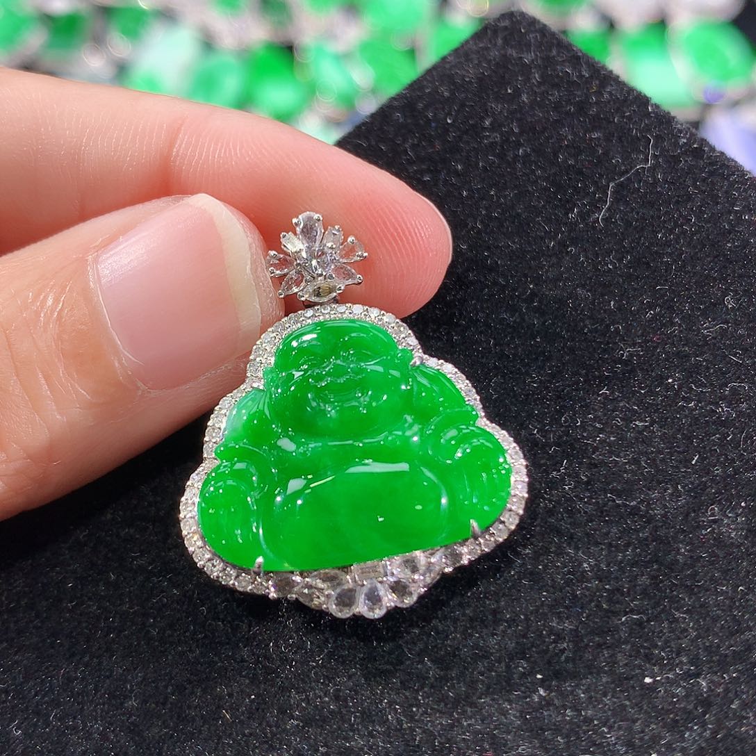 翡翠18K金镶嵌颈饰