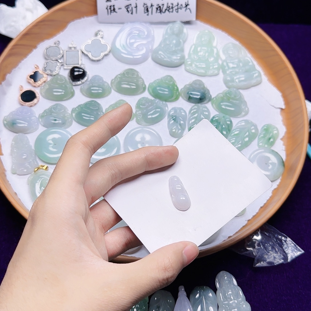 翡翠未镶嵌颈饰翡翠