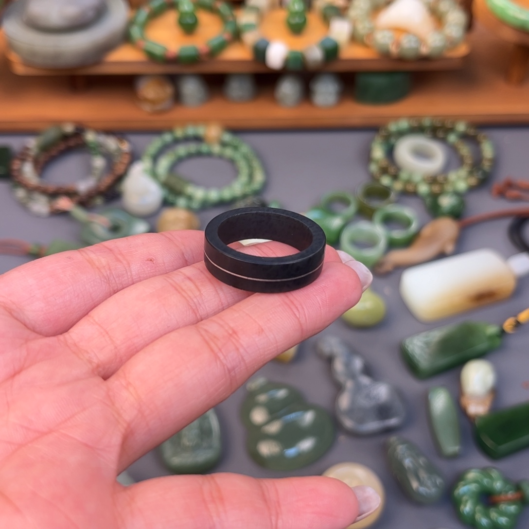 火***哥和田玉（糖玉）未镶嵌颈饰