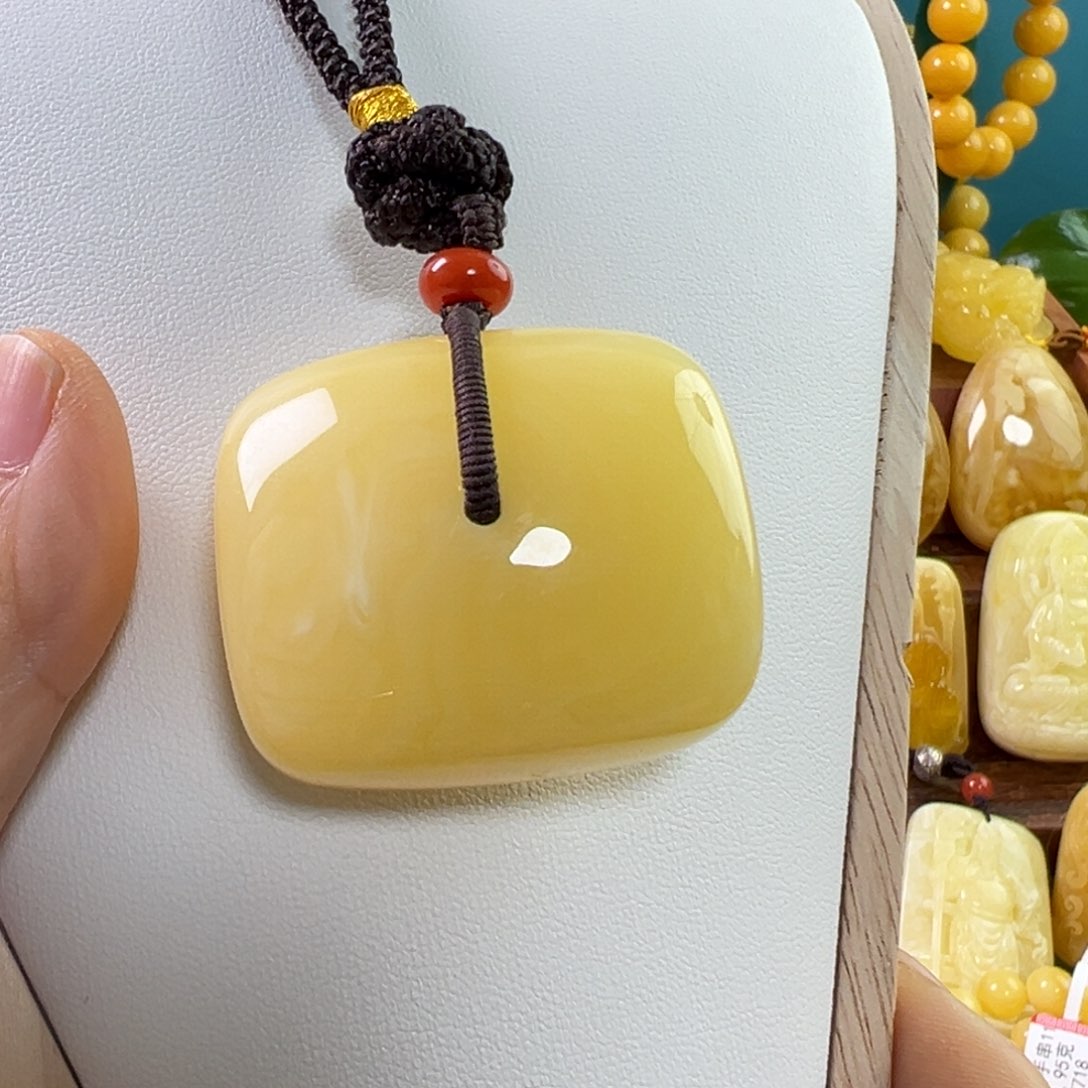 蜜蜡吊坠(赠链)未镶嵌