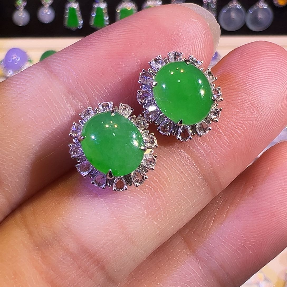 翡翠耳饰18K金镶嵌满绿黄阳绿蛋面耳钉