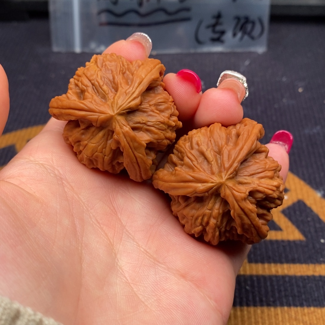 @****文玩核桃把件白狮子