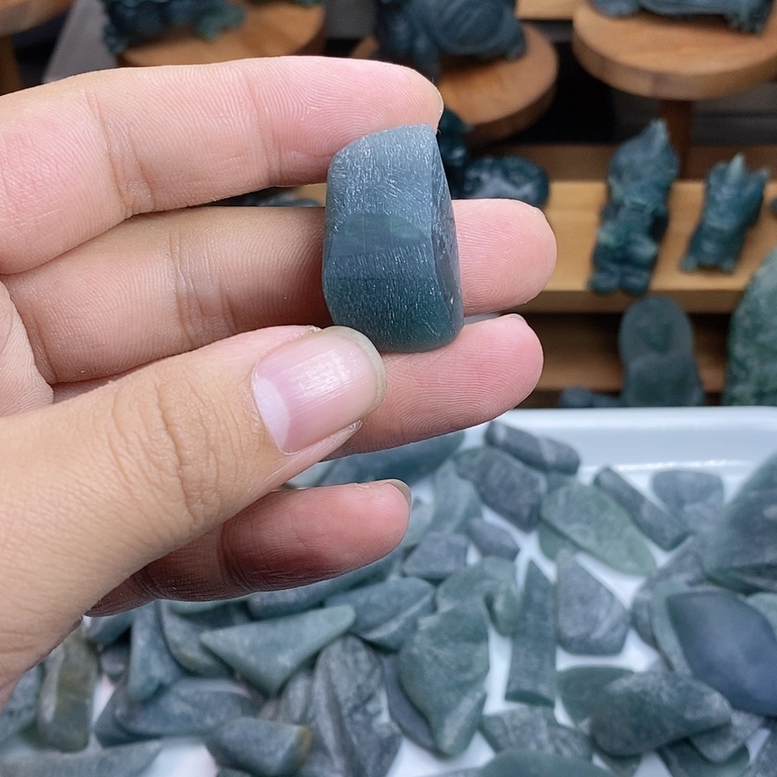 大***居定制翡翠未镶嵌随行