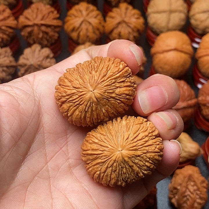 文玩核桃吊坠猴头