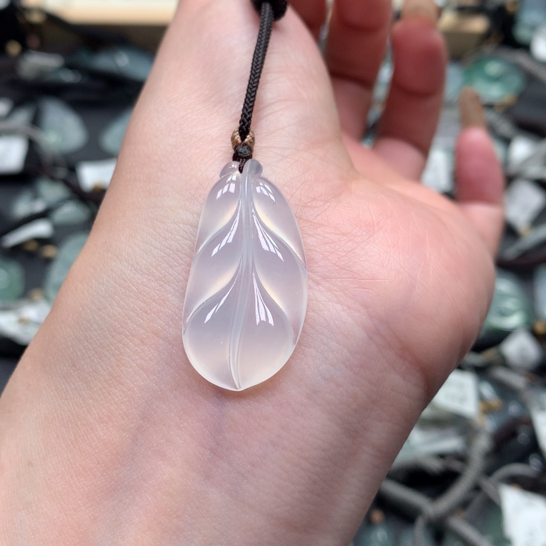 翡翠颈饰未镶嵌00000000000