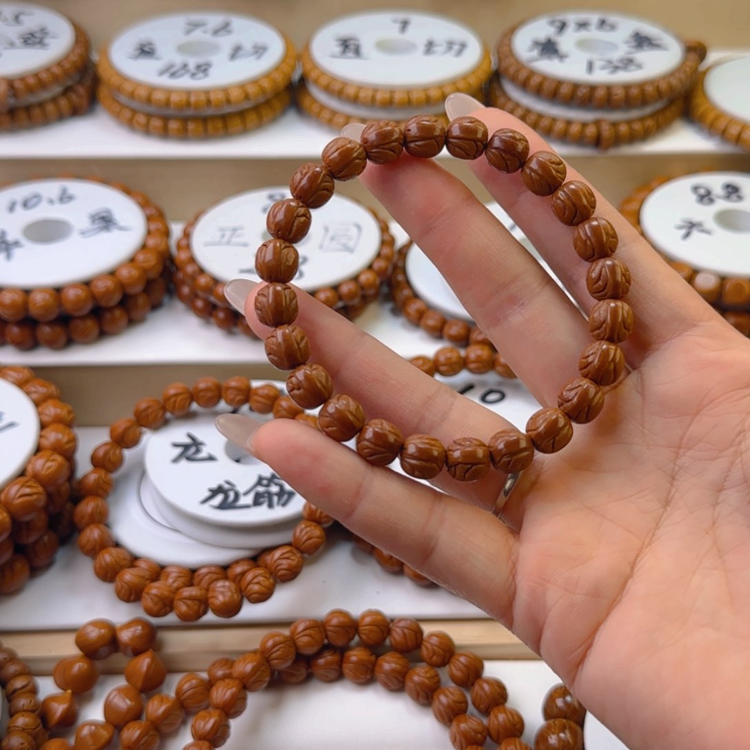 桃核手串老****！龙纹桃核老型桶珠一道筋